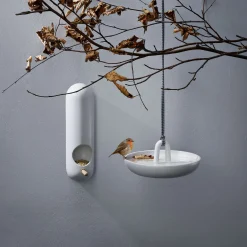 Vägghängd rörformad fågelmatare